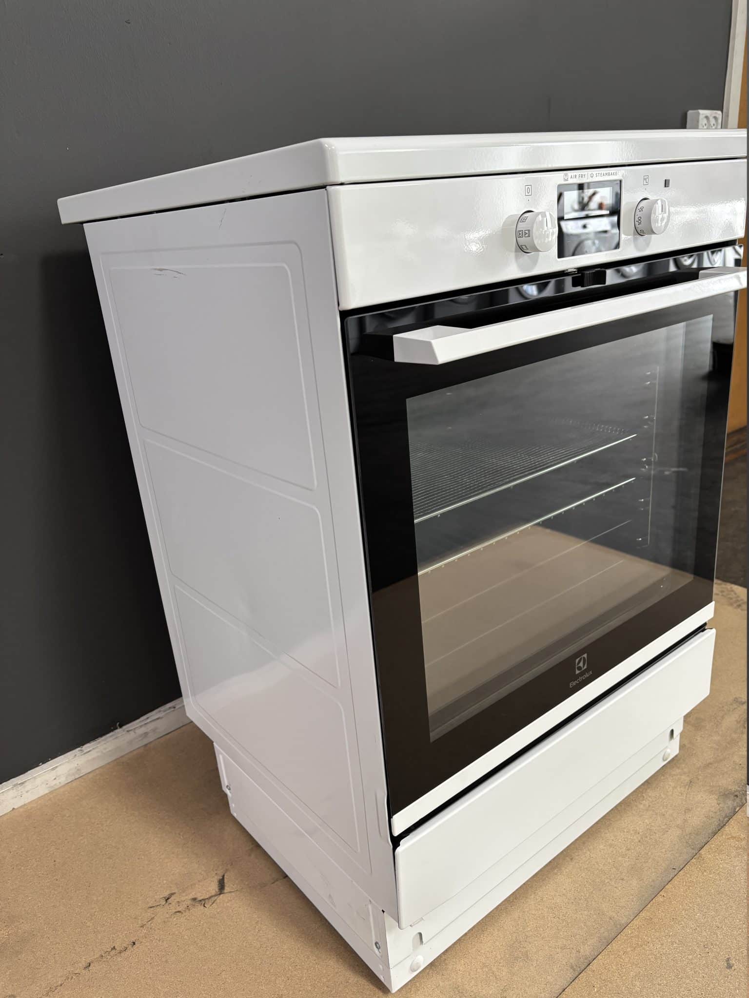 BRUGT- Electrolux komfur LKI64440SW - Billede 4