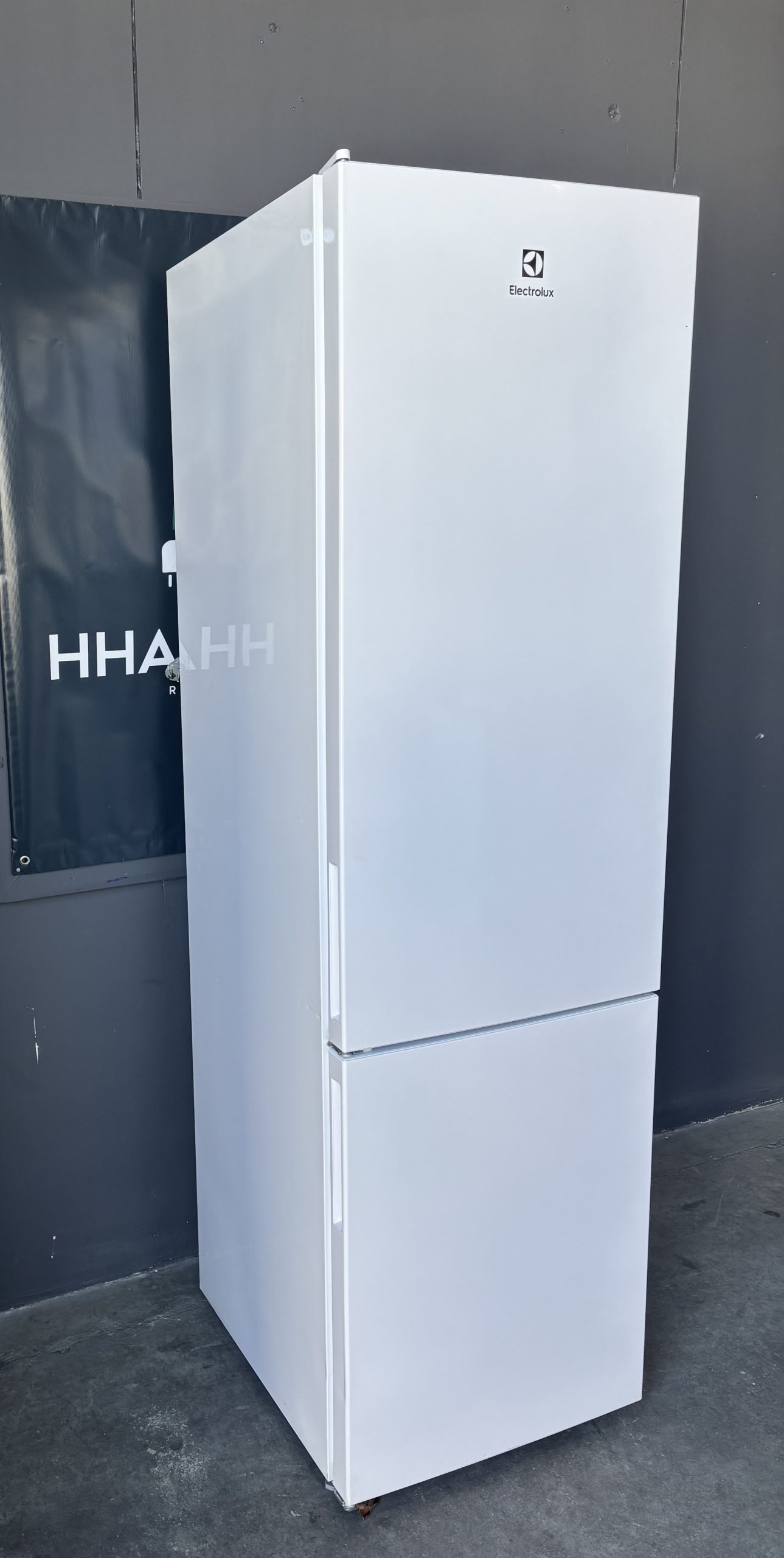 UBRUGT - Electrolux kølefryseskab LNC7ME36W2 - Billede 4